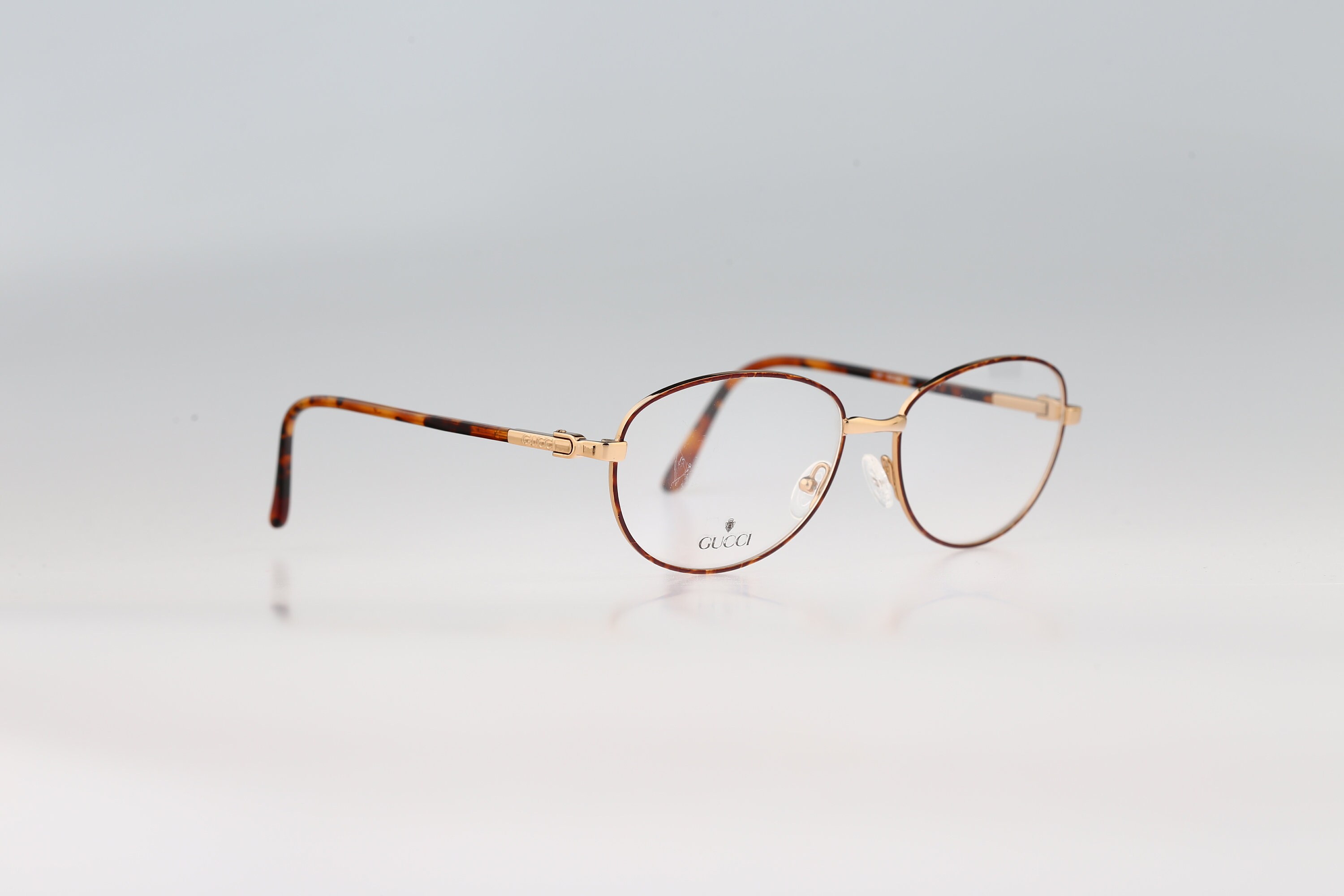 Fabulous Rare Vintage Gucci Eyeglasses Frames Gucci GG 2362 GB7, Vintage 90s Tortoise and Gold Round  main image 2