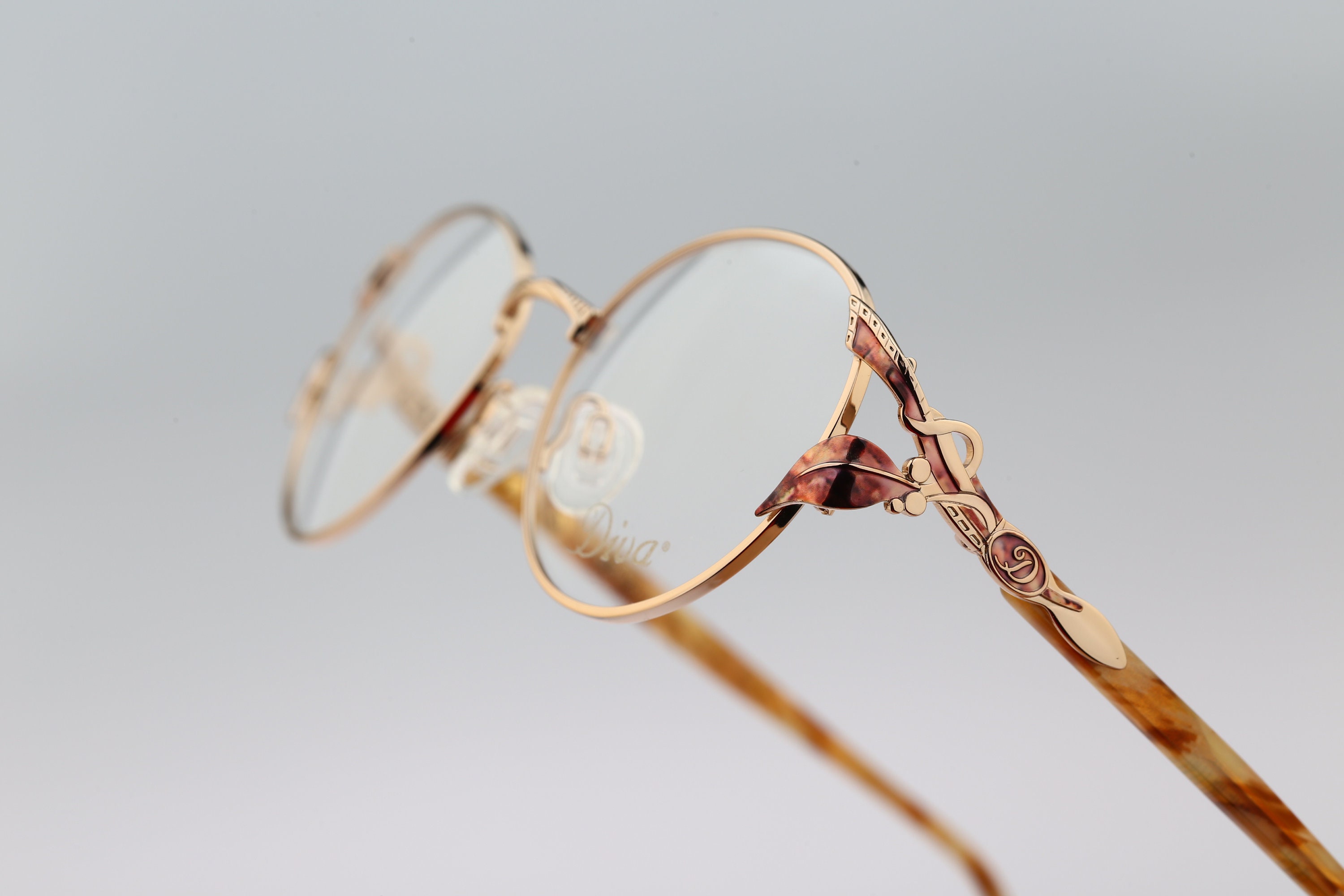 コメントお客 รีวิวน้ำหอมพี่วิน: หอมติดทนสำหรับลูกคุณหนู