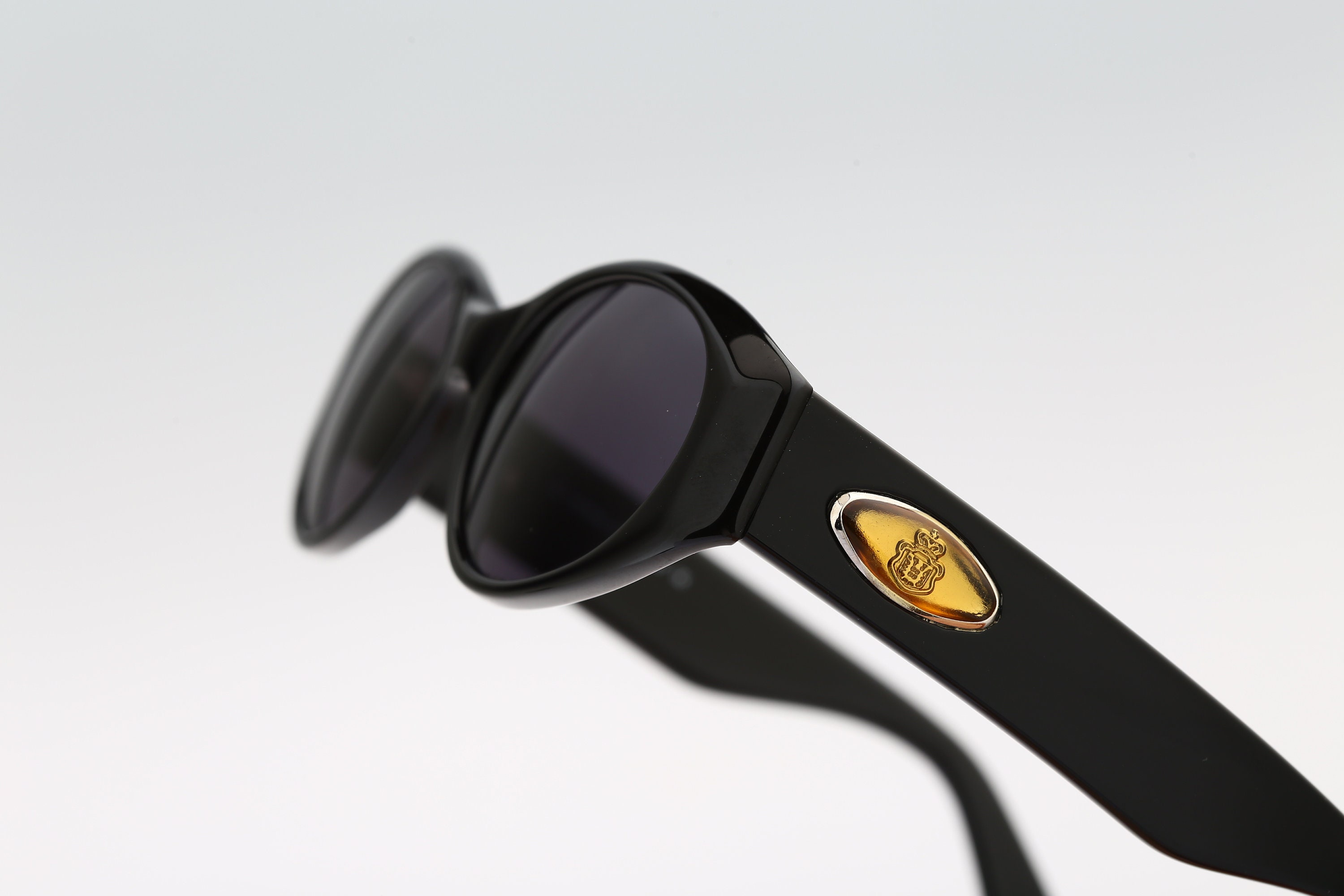 Von Furstenberg sunglasses Italy vintage MOD MF 104 50 Unisex Oval Black Diane Von Furstenberg MOD MF 100 U87 – Vintage Frames Company main image 4