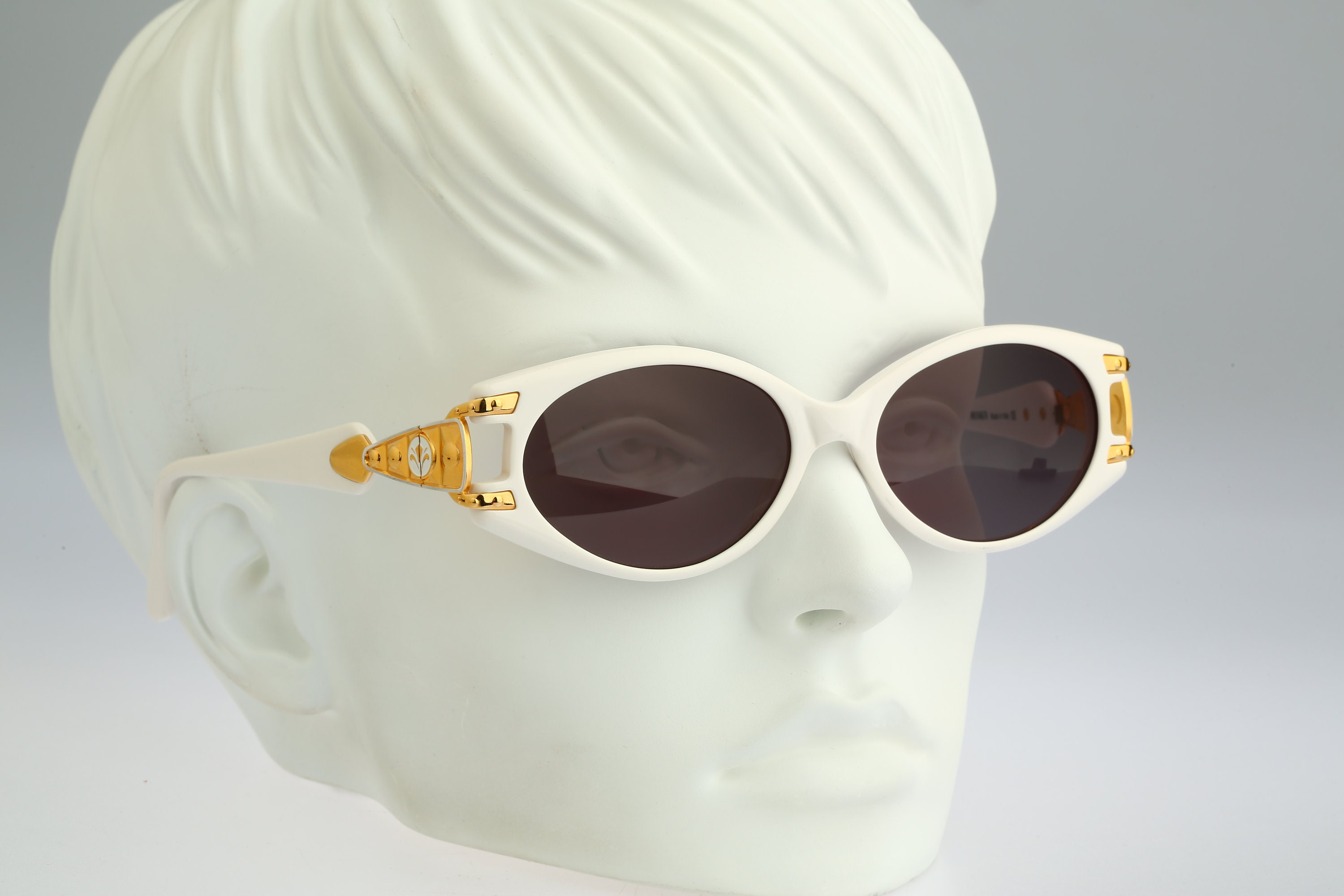 Linea Pitti Florence design 555, Vintage 90s unique white cat eye sunglasses women NOS