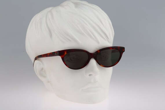Vintage 80s Tortoiseshell Cat-Eye Sunglasses Vintage 80s Cat Eye Sunglasses: Tortoise Frame, Dark Tint  main image 2