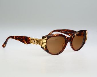 Chanel - Occhiali Rettangolari Da Sole - Rosso Scuro Oro Bianco Chanel Eyewear Chanel - Occhiali Rettangolari Da Sole - Rosso Scuro Oro Bianco Chanel Eyewear