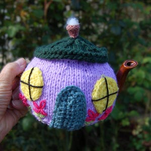 Hand Knitted small Cottage Tea Cosy: Embroidered Acrylic Yarn Teapot Cover