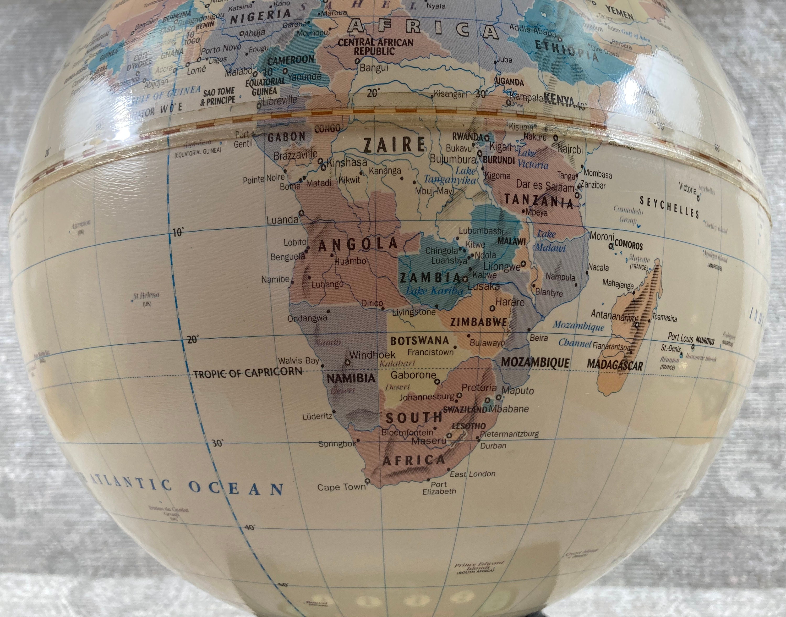 Vintage Geosafari World Exploratory Talking Globe No. 6490, Educational