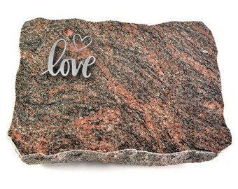 Granit Grabplatte 40x30x5cm im Material Himalaya, Oberfläche Poliert - Kanten gesprengt inklusive Inschrift und Aluminium-Ornament
