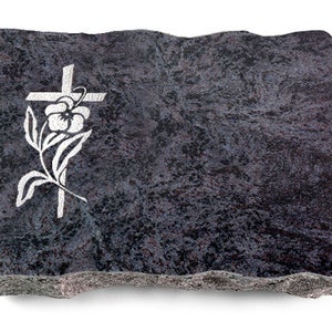 Granit Grabplatte 40x30x5cm im Material Orion, Oberfläche Poliert Kanten gesprengt inklusive Inschrift und Ornament Kreuz 3