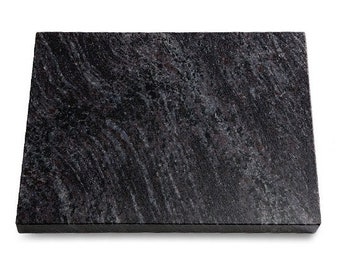 Granit Grabtafel 40x30x5cm im Material Orion Oberfläche und Kanten Poliert inklusive Inschrift und Ornament