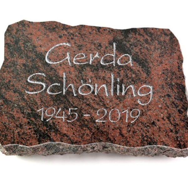 Granit Grabplatte 40x30x5cm im Material Aruba, Oberfläche Poliert - Kanten gesprengt inklusive Inschrift und Ornament