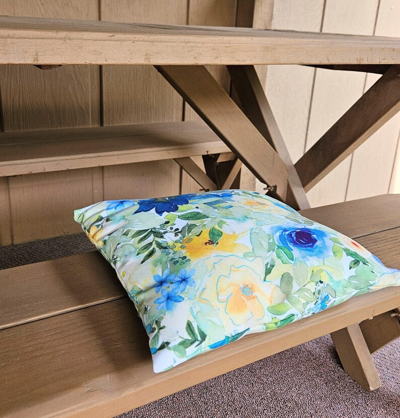 Floral Throw Pillow, Wildflower Spun Polyester Square Couch Pillow, Blue and Yellow Watercolor, Floral Bedroom Throw Pillow With Cover Decor afbeelding 2