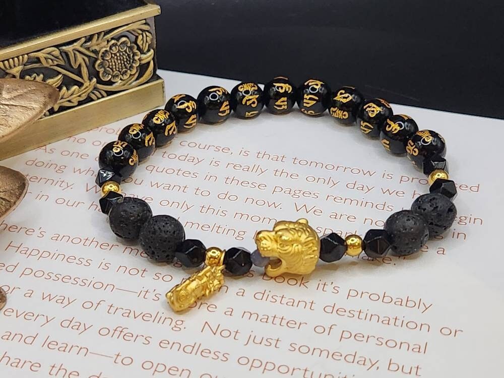 Dragon Lucky Feng Shui Amulet Bracelet Prosperity Mantra Bead Bracelet - China  Bracelet and Men′s Link Bracelet price
