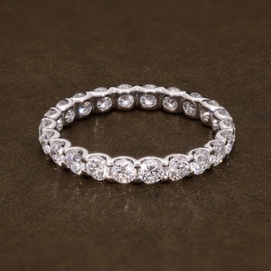 Anillo de eternidad con diamantes cultivados en laboratorio de 1,81 quilates / Anillo de bodas con diamantes redondos de talla brillante con certificación E-F VVS2 / Anillo de eternidad