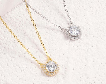 Collana con ciondolo rotondo con zirconi cubici bianchi da 6 mm, collana in argento sterling 925 massiccio, catena con collana in pietra CZ pavé da 16'' 2'' 6110150 - Italia