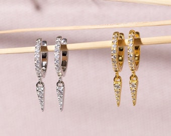 Boucles d'oreilles Huggie Hoop pendantes avec zircon cubique | Boucles d'oreilles à pointes en argent sterling 925 | Finition argent et or | Cadeau parfait pour elle