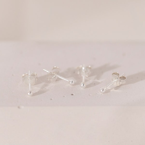 Set aus 2 Paar 925 Sterling Silber Kugel Ohrstecker von Eden Raine | Minimalistische Ohrringe | 2 mm Handarbeit | Stilvolles Geschenk für Sie