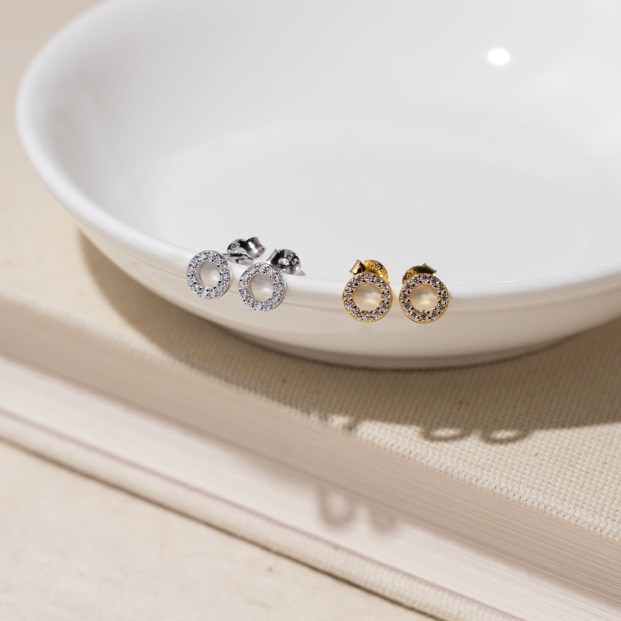 Eleganti orecchini a cerchio, orecchini in argento sterling con zirconi cubici rotondi, gioielli alla moda quotidiani da donna, orecchini geometrici con cristalli CZ - Italia