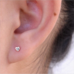 Herz Ohrstecker für Frauen oder Männer / Sterling Silber Ohrstecker / Vergoldete Ohrringe / 3 mm Breite Ohrringe / Push Back Ohrstecker / Hypoallergen