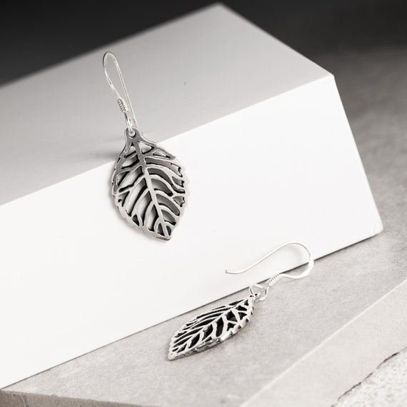 Dangle Leaves Earrings for Women / 925 Sterling Silver Earrings / 14 X 22  Mm Earrings / Leaf Shaped Earrings / Fish Hook / Hypoallergenic 