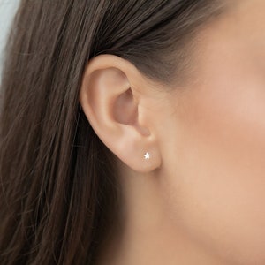 Minimalist Flat Star Stud Earrings, 3.5mm Sterling Silver Star Earrings, Hypoallergenic, Gift Boxed zdjęcie 3