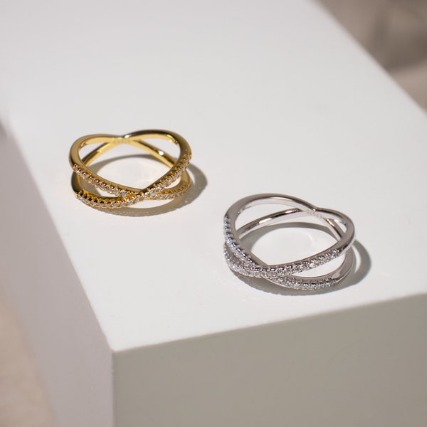 Zirkonia Statement Ring für Frauen, Ineinandersteckring mit klaren Kristallen, Modering Geschenk für Sie, Doppelband Ring, Stapelring