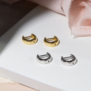 Orecchini a cerchio spessi Huggie in argento sterling o oro, orecchini a cerchio piccoli, orecchini a cerchio spessi in oro, orecchini a cerchio spessi in oro, orecchini vistosi