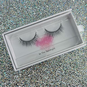 In the spotlight (11-14mm mink lashes)