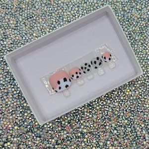 MOOOD (press on toe nails)