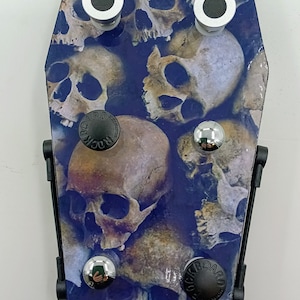 Death Pedals 12&quot; SKULLS wood coffin box ABY/ Volume x2/ on/off footswitch x2 pedal