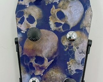 12" SKULLS wood coffin box ABY/ Volume x2/ on/off footswitch x2 pedal