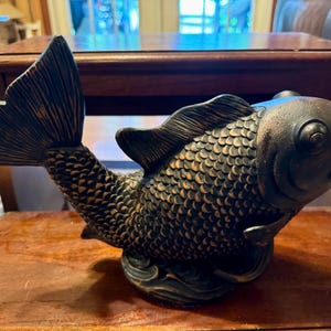 Vintage 2000 Resin Koi Fish Statue Bronze Color Carved Aquatic Rustic Farmhouse Asian Decor Artline  READ DETAILS