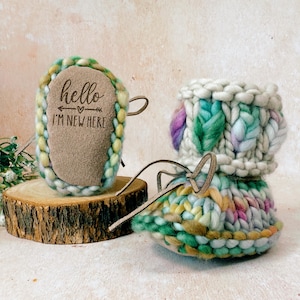 New Leaf Bootie Pattern for Baby Knitted in Super Chunky/Light Super Chunky Yarn forAges 0-3, 3-6, 6-12 Months Written For Engraved Soles