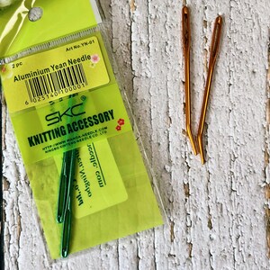 Set med två böjda stoppnålar Perfekt för att sy i garnändar, stoppning, gobelängnålar. Present av god kvalitet för stickare och virkare. bild 4