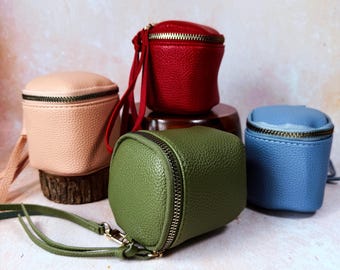 Estuche de almacenamiento cúbico con textura de guijarros para accesorios de tejido y ganchillo, de cuero sintético PU resistente, disponible en rosa, rojo, verde y azul.