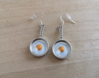 Spiegelei-Ohrringe, Ohrringe mit Pfanneneier-Motiv, Frühstücks-Ohrringe, Kawaii-Schmuck