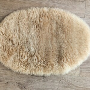 Natural Or Coloured Oval Genuine Sheepskin Comforter Pads For Seats, Pet Beds Rug Perfect for Cats and Small Dogs Beige Fox