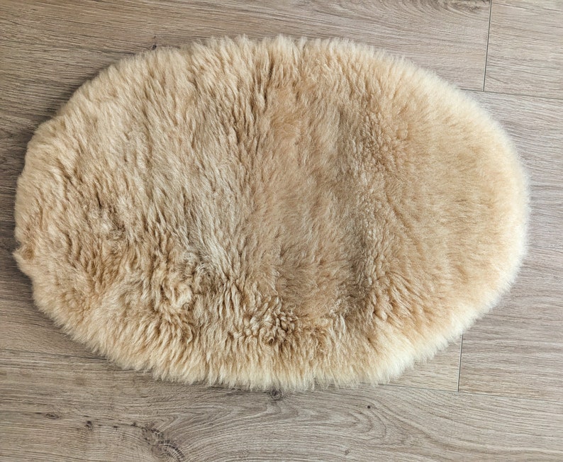 Natural Or Coloured Oval Genuine Sheepskin Comforter Pads For Seats, Pet Beds Rug Perfect for Cats and Small Dogs Beige Fox