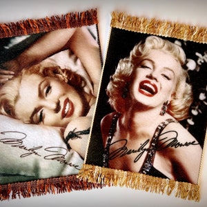 Dollhouse miniature carpet with a portrait of Marilyn Monroe. Thick non-wrinkle carpet with fringes for 1/12 dolls.