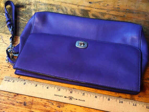 Coach Purple Leather Wristlet / Clutch Bag / Purs… - image 10