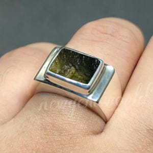 Moldavite Sterling Silver Ring, cut moldavite Ring, natural moldavite, Museum Grade Moldavite Jewelry, Meteorite Glass, Faceted Gemstone