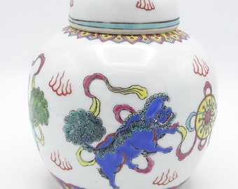 Vintage Chinese Foo Dogs Porcelain Ginger Jar