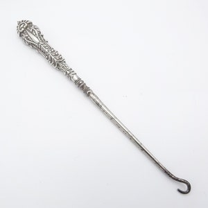1907 Sterling Silver Body Lace/boot or Button Hook, by William Vale -   Ireland