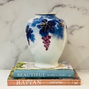 Fukagawa Vase Grape Leaves Blue/White/purple with Gold Trim