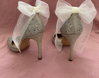 Ivory and White organza fabric shoe bows | Detachable shoe clip | Wedding bridal shoe accessory | Clip on Bow