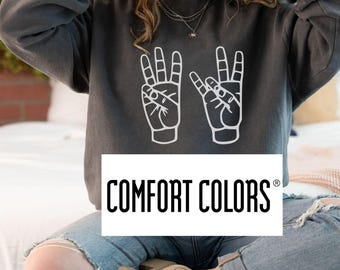 中学生・高校生・教師向け、ASL「6-7」ミーム手話スウェットシャツ（コンフォートカラーTシャツ）