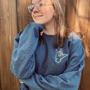 ASL ily hand sign comfy Sweater, ASL gift for friend Sweatshirt, Sign Language gift, Hard of Hearing, Deaf Pride, Valentine&#39;s Sweater