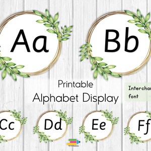 Può includere: Display alfabetico stampabile con cornici dorate e foglie verdi. Le lettere sono in maiuscolo e minuscolo. Le lettere sono A, B, C, D, E ed F.
