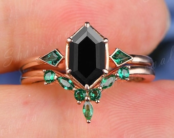 Black onyx and emerald engagement ring set, stackable emerald wedding set, kite cut emerald band, art deco style ring, crown ring, 14k/18k