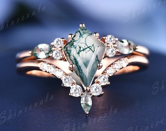 Kite cut moss agate ring rose gold engagement ring set art deco aquatic agate moissanite wedding band personalized jewelry