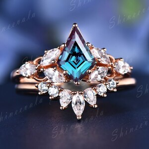 Alexandrite Wedding Ring Set Unique Kite Cut Alexandrite Engagement Ring Tiara Curve Diamond  Wedding Band Color Changing June Birthstone