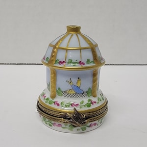 Pient Main France French Limoges Box Bird Cage with Bird Inside Romance 231/300 2&quot; tall