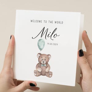 Carte de naissance personnalisée de bienvenue dans le monde, carte de bébé ours en peluche, carte de voeux mignon bébé animal, petite fille, nouveau-né